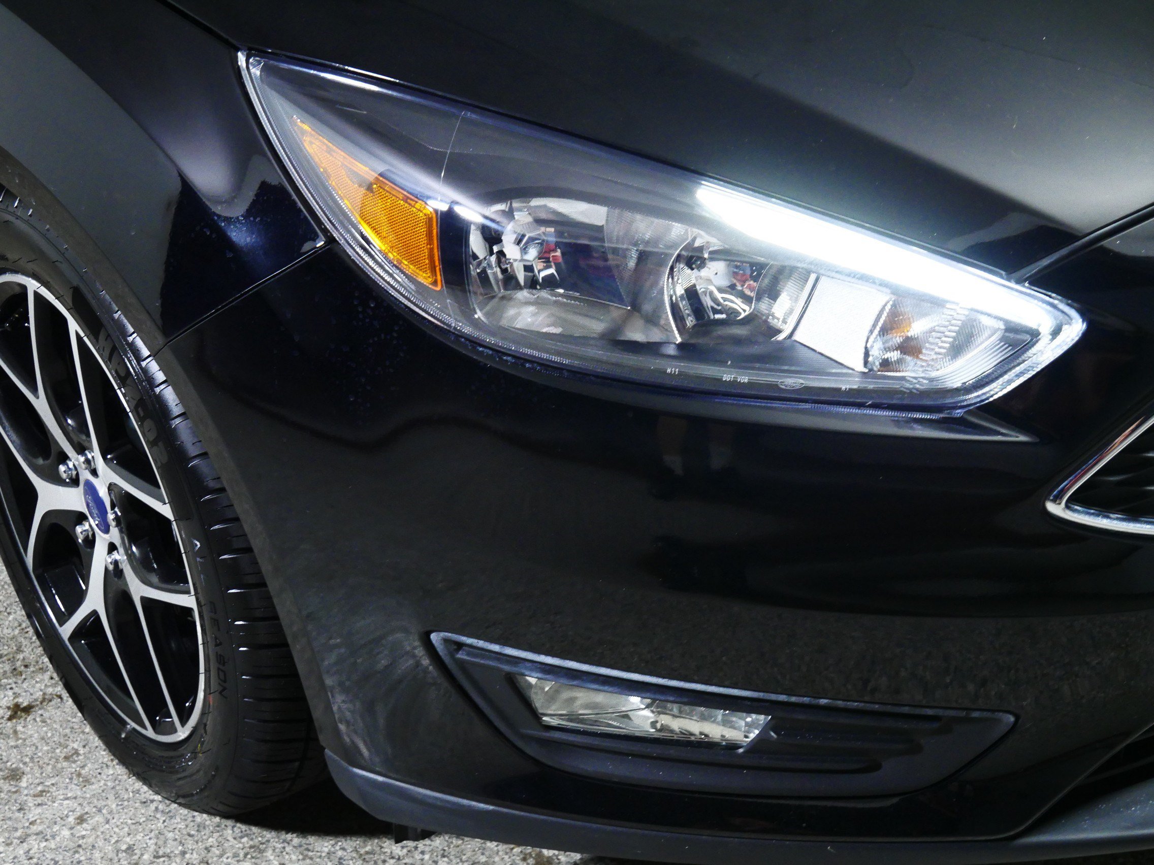 Used 2017 Ford Focus SEL w/ Cold Weather Package FWD image 16