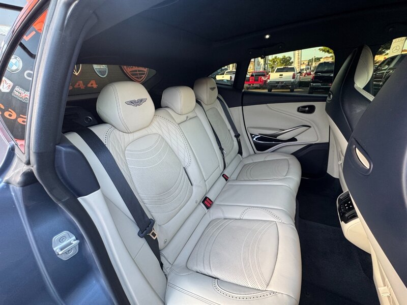 Used 2022 Aston Martin DBX AWD/4WD image 39