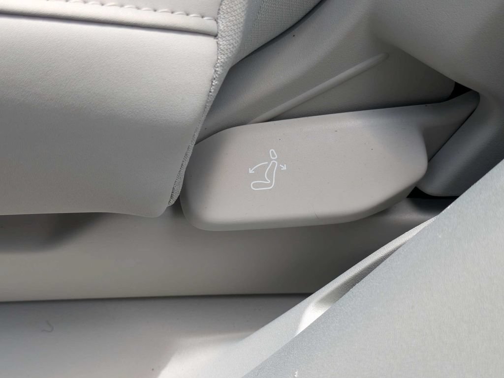 Certified 2025 Volvo EX90 Ultra AWD/4WD image 18
