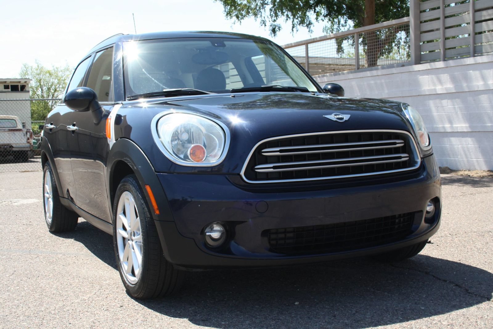Used 2015 MINI Cooper Countryman FWD image 2