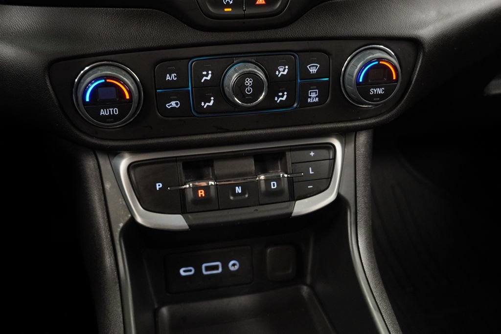 Used 2024 GMC Terrain SLE w/ Driver Convenience Package AWD/4WD image 19