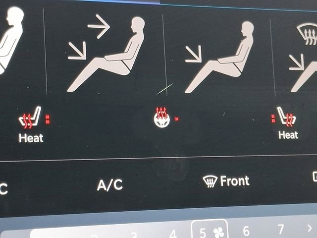 Used 2025 Chrysler Pacifica Select image 27