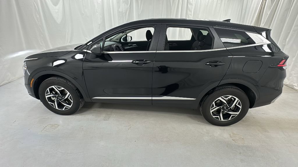 Used 2023 Kia Sportage LX image 6