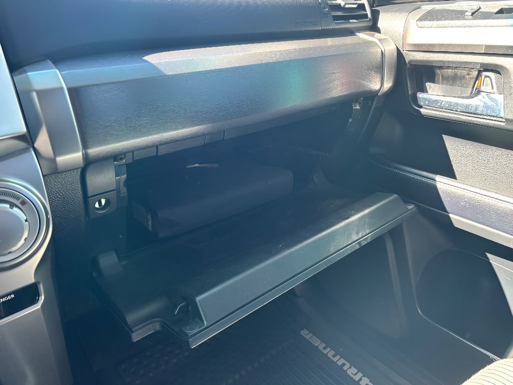 Used 2019 Toyota 4Runner SR5 AWD/4WD image 29