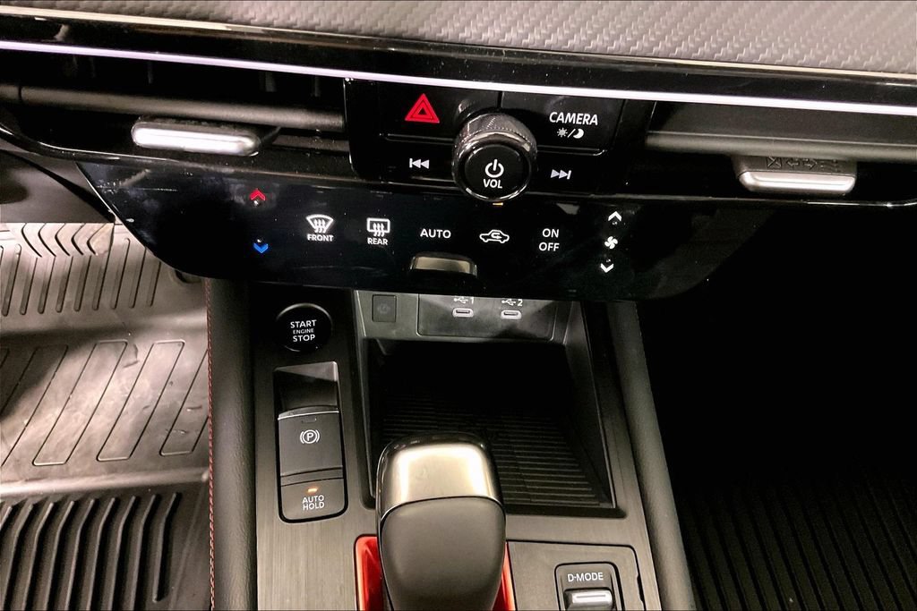 Certified 2025 Nissan Kicks SR FWD image 27