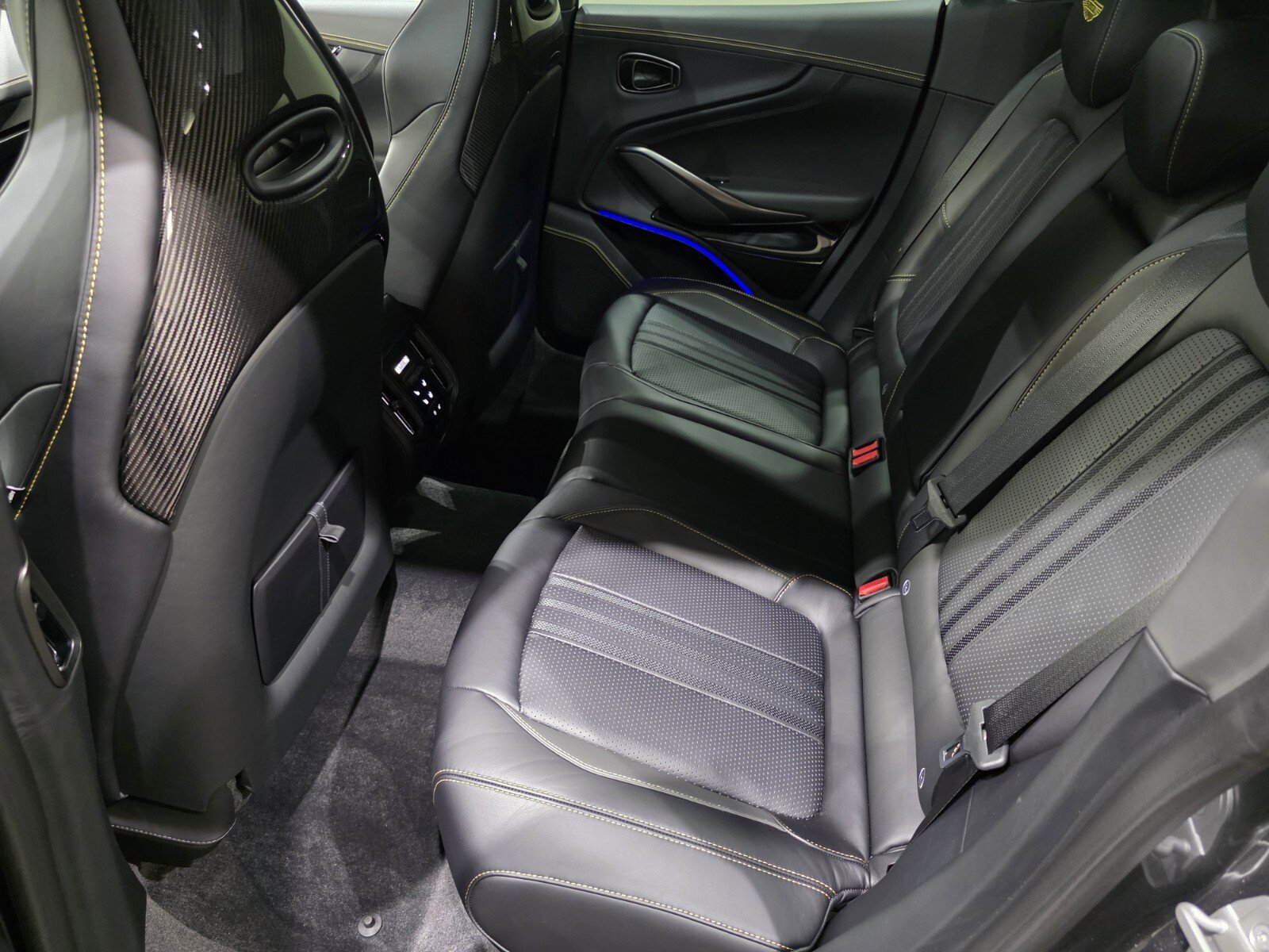 New 2025 Aston Martin DBX 707 image 18