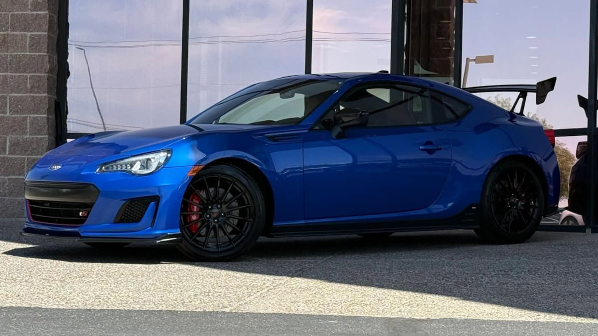 Used 2018 Subaru BRZ tS w/ Popular Package #3 RWD image 5