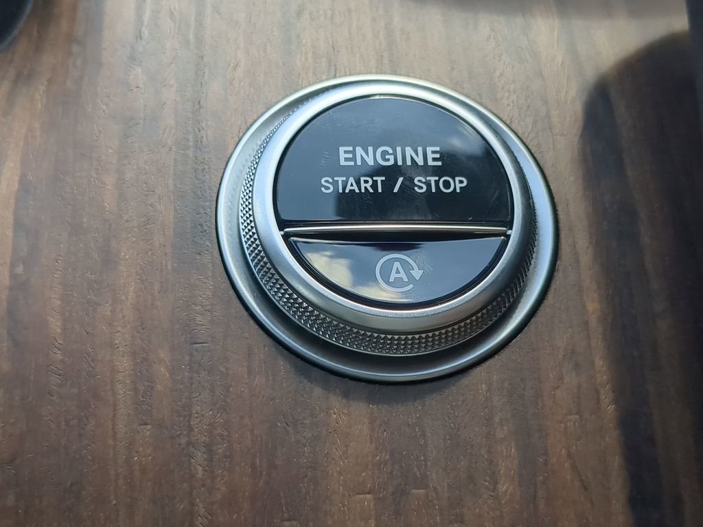 New 2025 Mercedes-Benz C 300 Sedan image 15