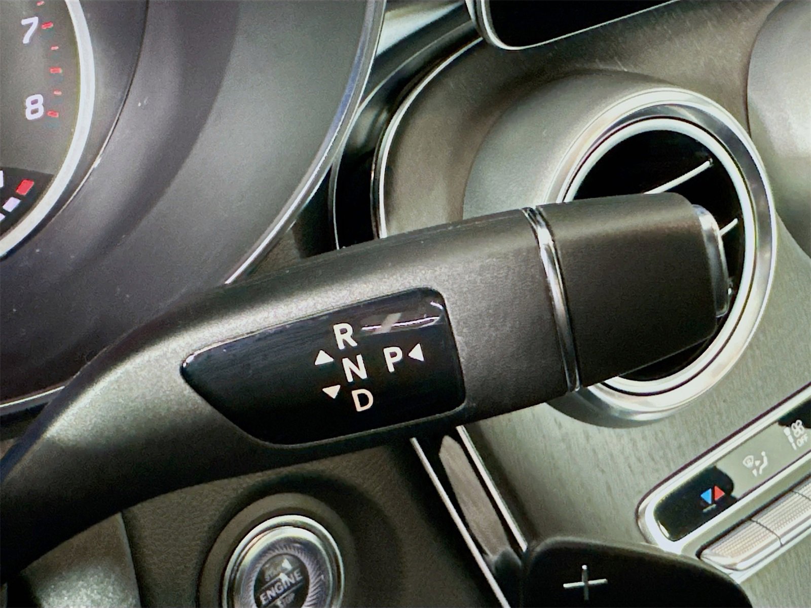 Used 2020 Mercedes-Benz C 300 4MATIC Sedan image 17