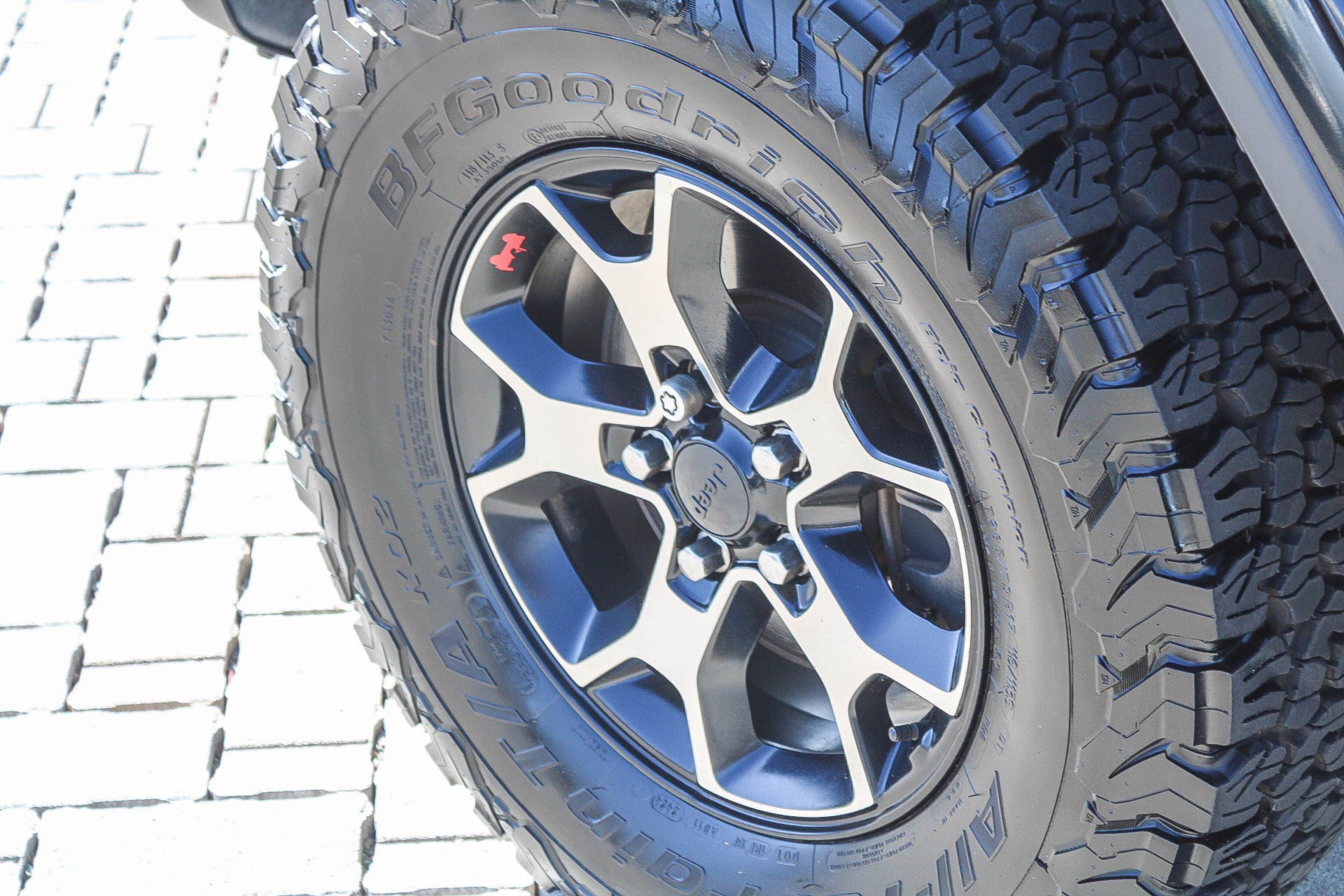 Used 2018 Jeep Wrangler Unlimited Rubicon AWD/4WD image 13