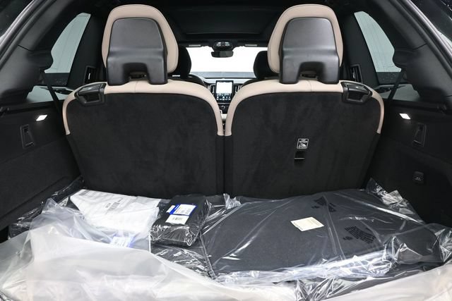 New 2027 Volvo XC90 B6 Plus AWD/4WD image 32