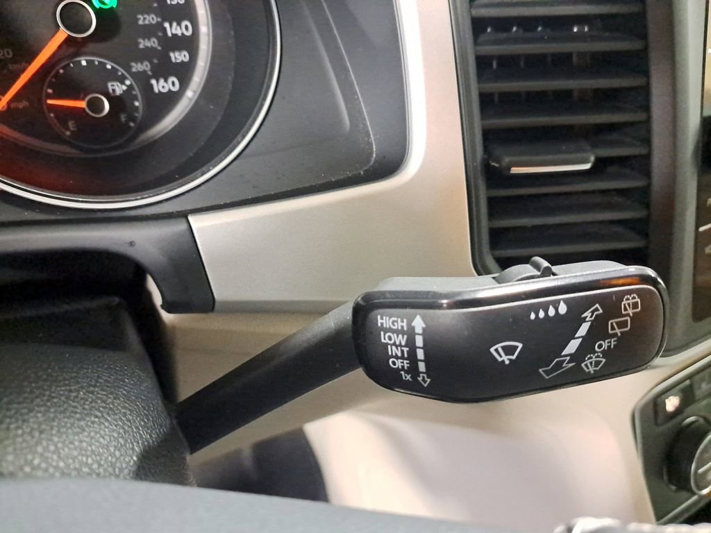 Used 2021 Volkswagen Atlas SE image 34