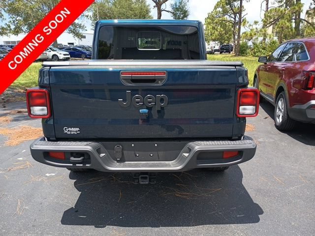 Certified 2025 Jeep Gladiator Sport AWD/4WD image 5