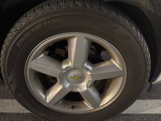 Used 2011 Chevrolet Suburban LT image 4