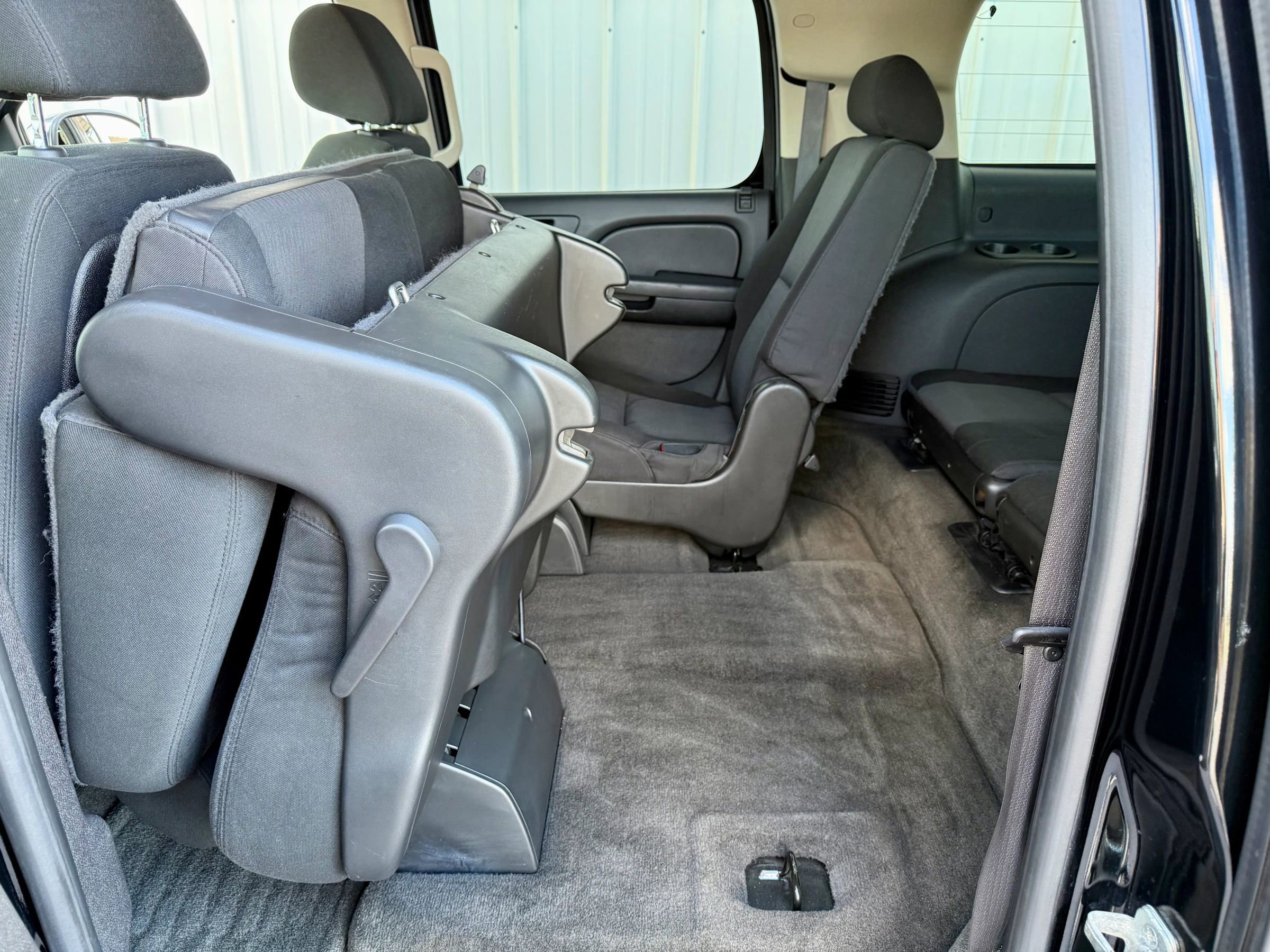 Used 2010 Chevrolet Suburban LS w/ Interior Plus Package AWD/4WD image 30