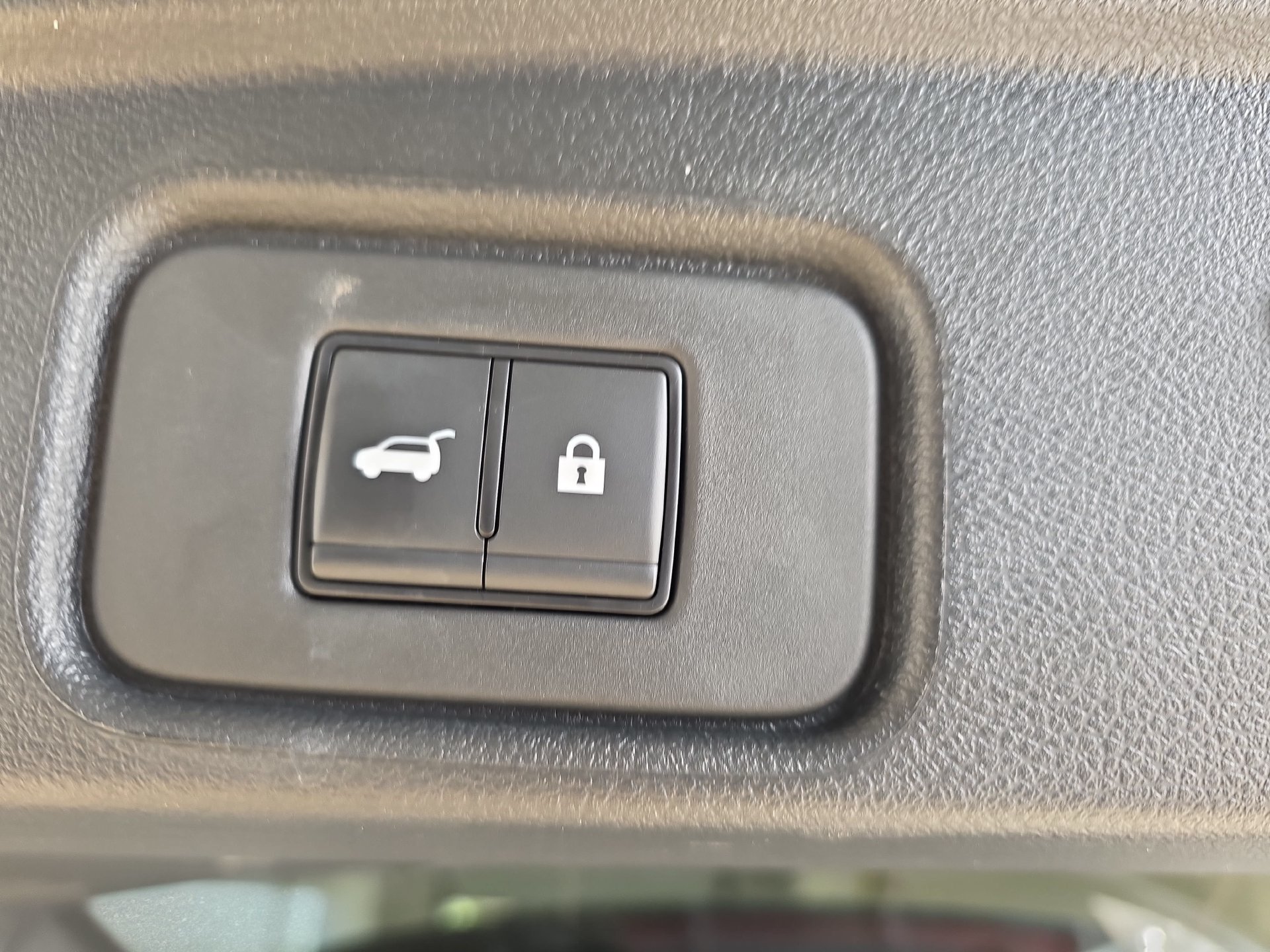 Used 2025 Nissan Pathfinder Platinum w/ Cargo Package FWD image 13