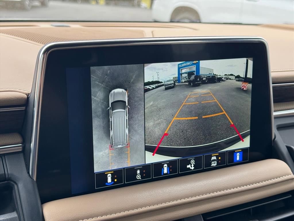 Used 2023 Chevrolet Tahoe Premier w/ Premium Package 2 AWD/4WD image 27