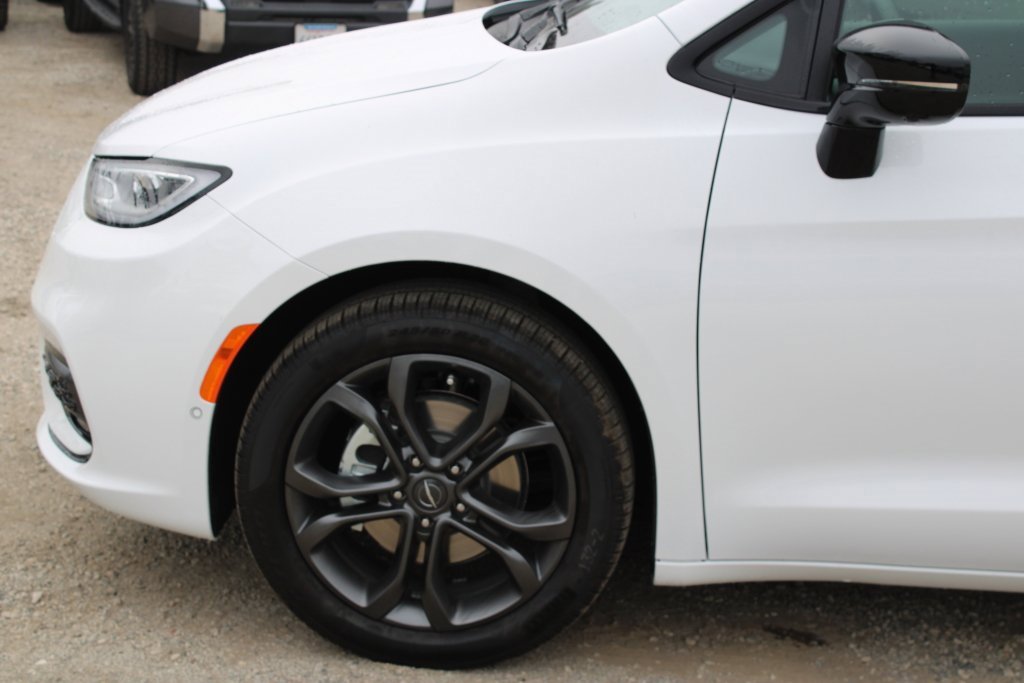 New 2026 Chrysler Pacifica Select image 7