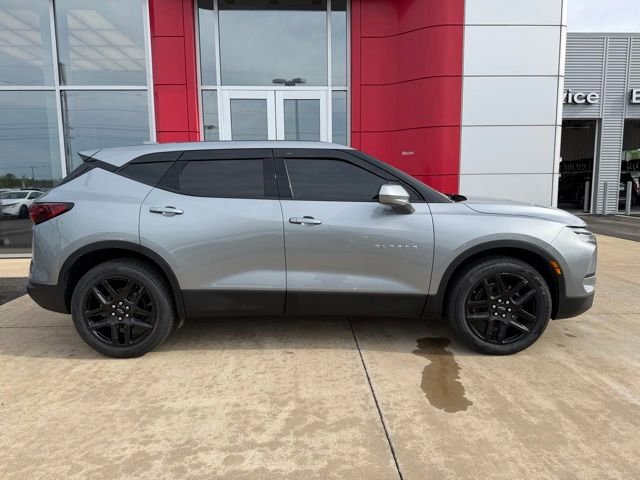 Used 2023 Chevrolet Blazer LT FWD image 3