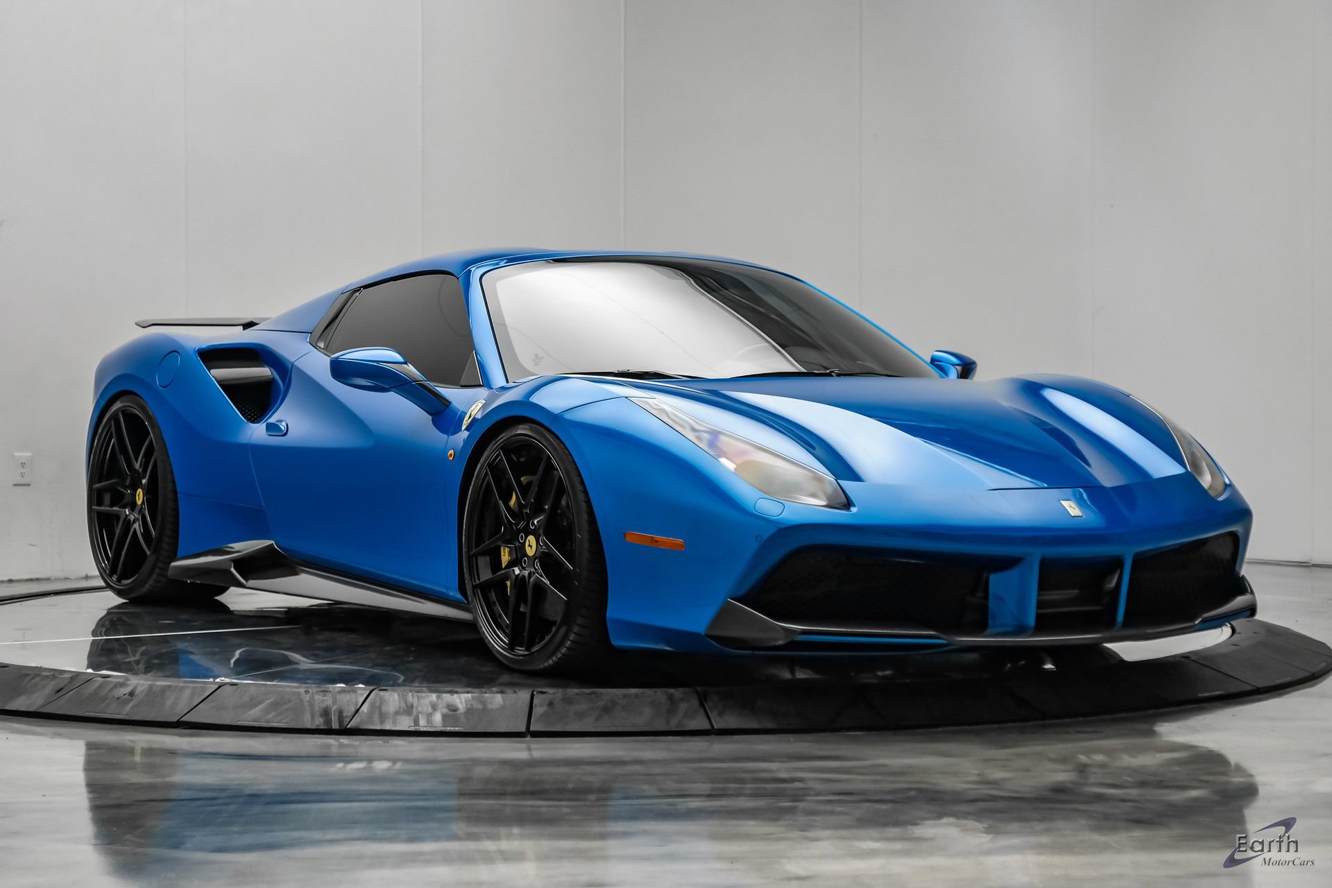Used 2017 Ferrari 488 Spider RWD image 32