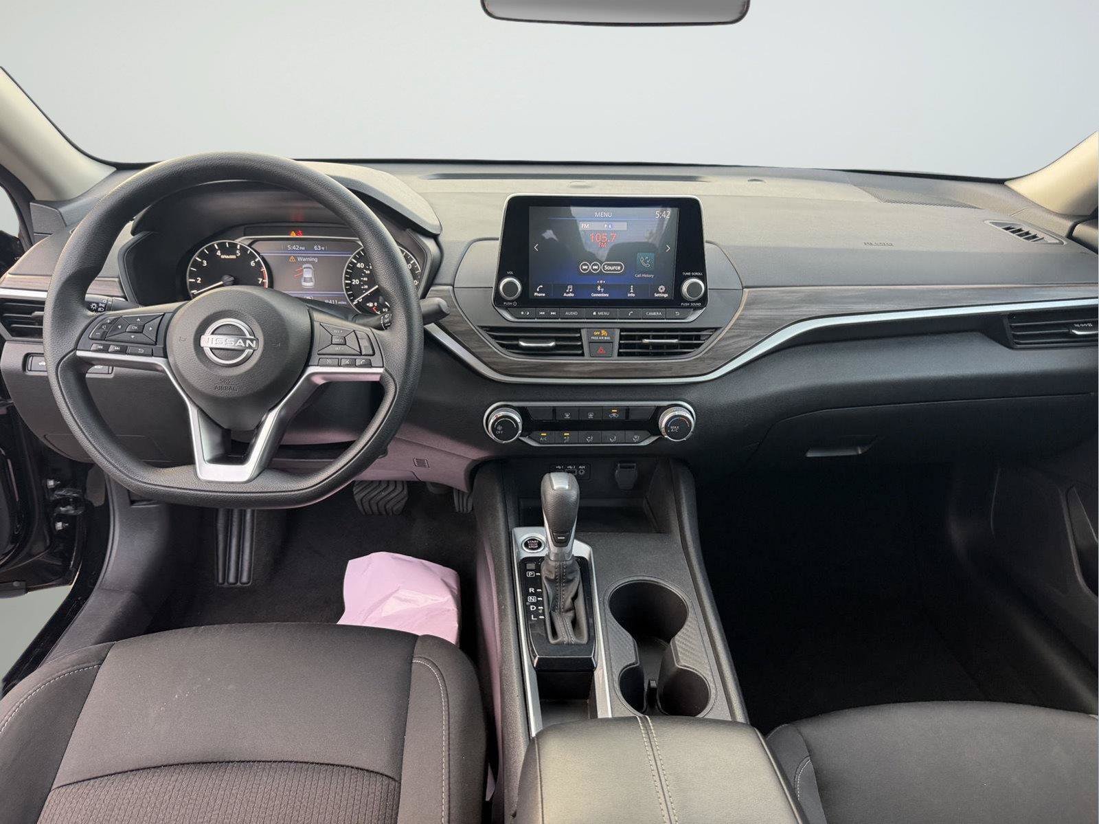 Used 2025 Nissan Altima 2.5 SV FWD image 16