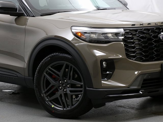 New 2026 Ford Explorer ST w/ Sun And Sound Package image 3