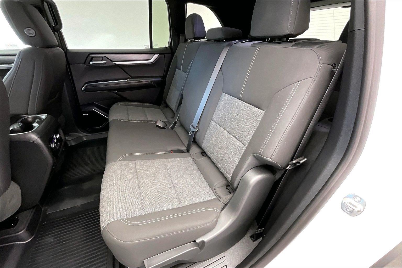 Used 2026 GMC Acadia Elevation w/ LPO, Floor Liner Package AWD/4WD image 19
