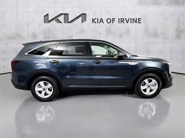 Certified 2024 Kia Sorento LX image 9