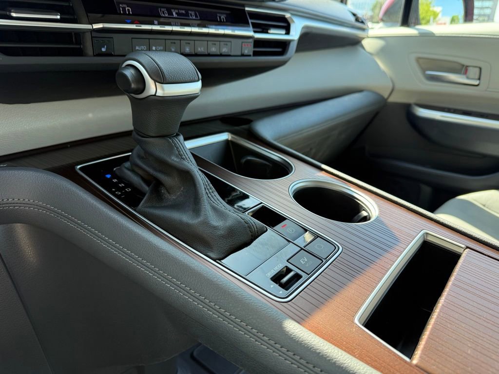 Certified 2023 Toyota Sienna XLE AWD/4WD image 29