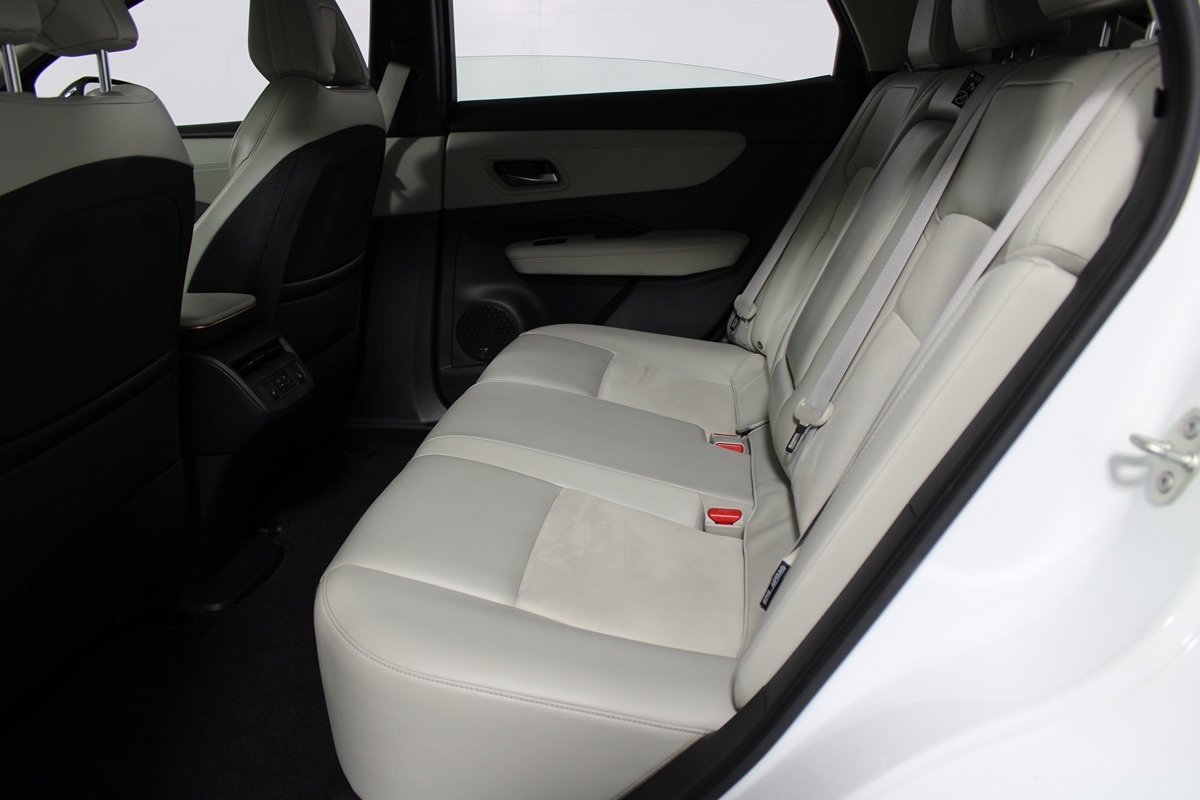 Used 2023 Nissan Ariya FWD image 21