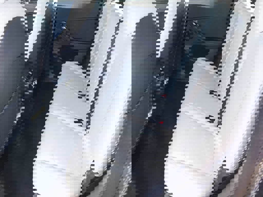 Used 2022 Tesla Model Y Performance image 16