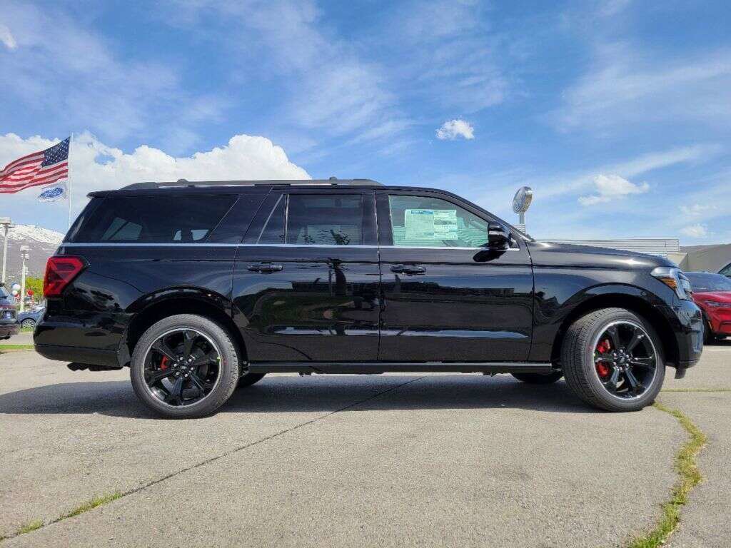 Used 2023 Ford Expedition Max Limited AWD/4WD image 15