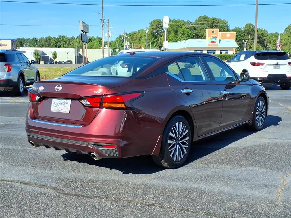 Used 2023 Nissan Altima 2.5 SV w/ SV Premium Package FWD image 18