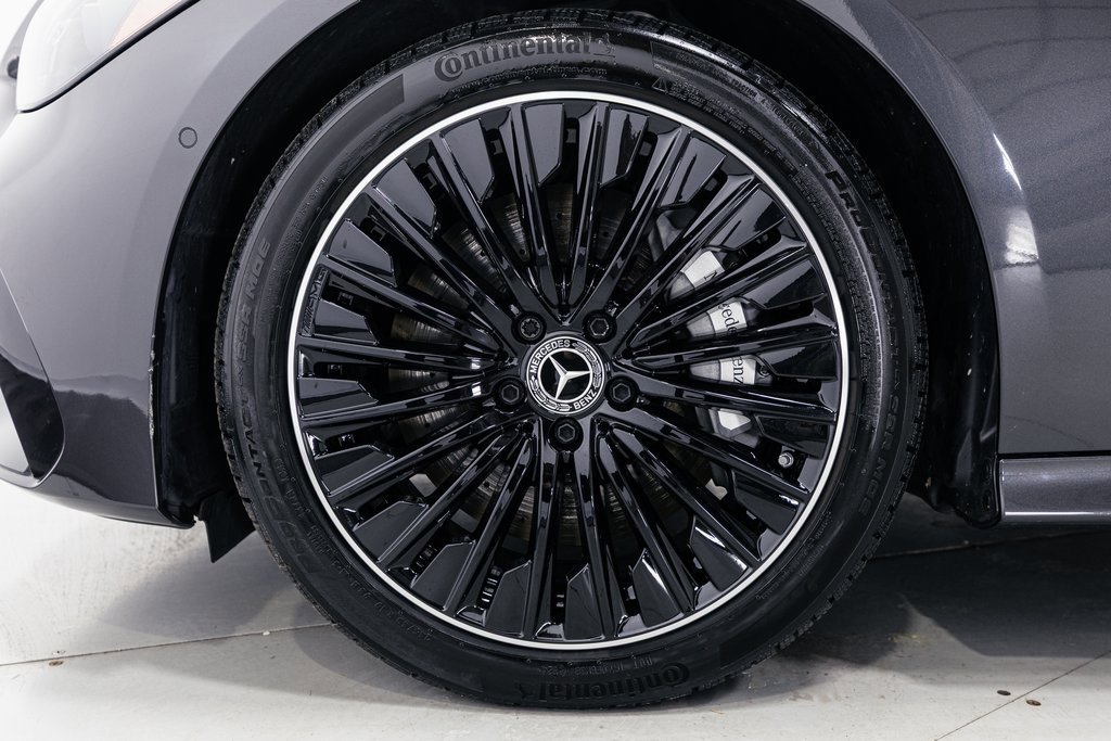 Used 2024 Mercedes-Benz CLE 450 4MATIC Cabriolet w/ Driver Assistance Package image 40