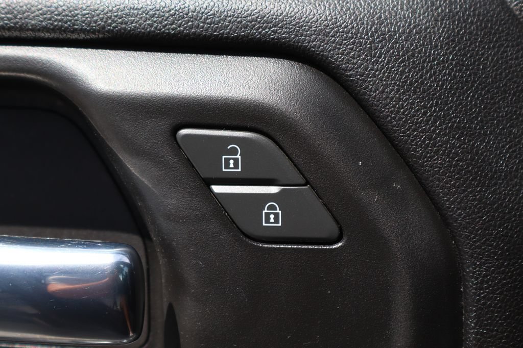 Used 2023 Chevrolet Silverado 1500 Custom AWD/4WD image 18