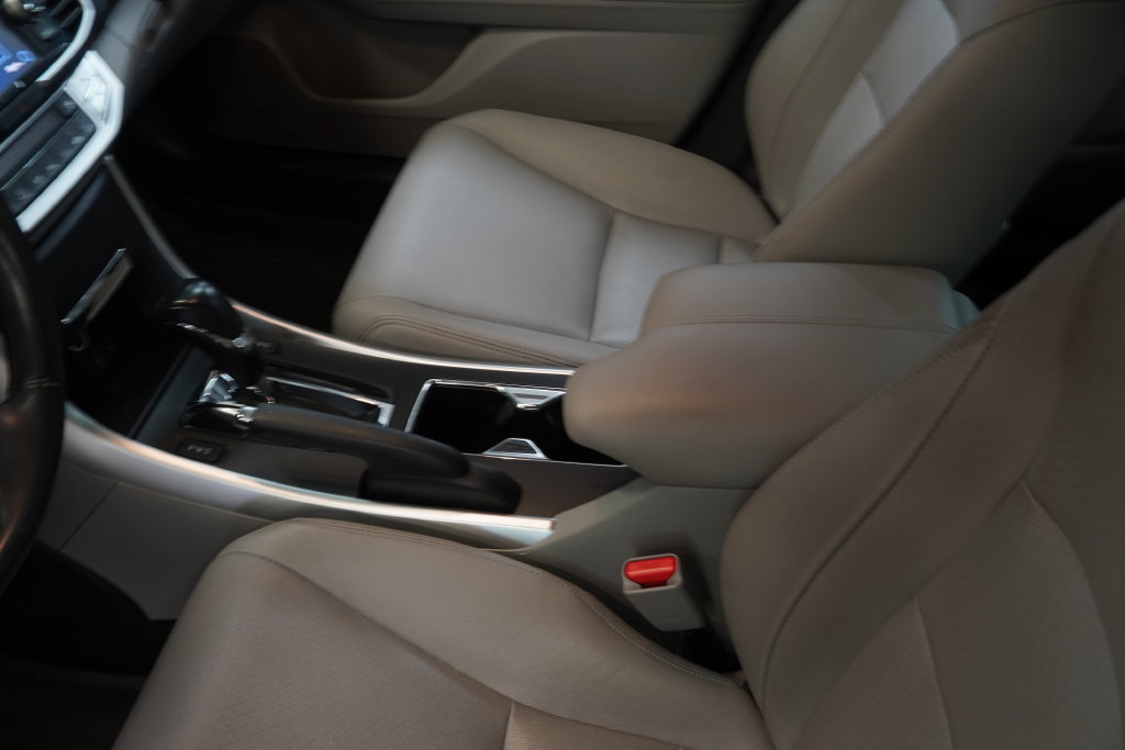 Used 2015 Honda Accord EX-L image 8
