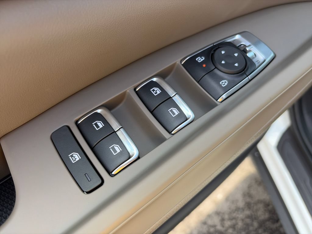 New 2027 Kia Carnival FWD image 17