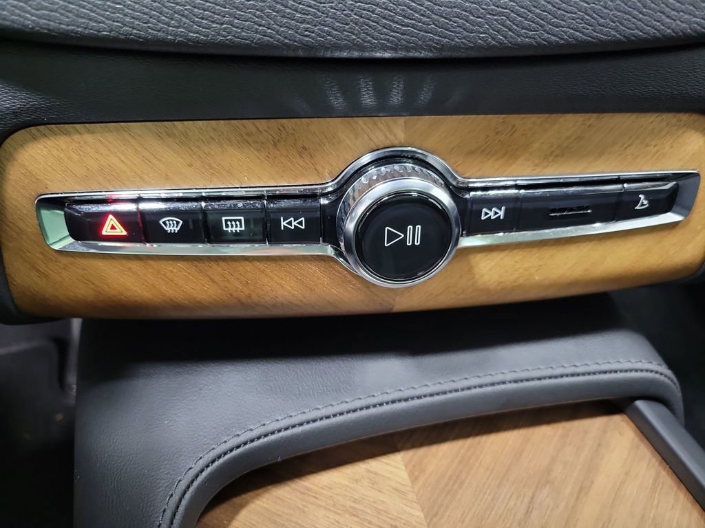 Used 2025 Volvo XC90 B5 Plus w/ Protection Package Premier image 46