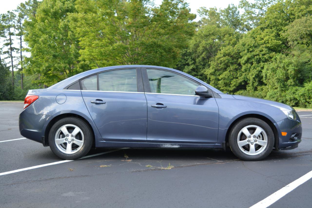 Used 2013 Chevrolet Cruze LT FWD image 4