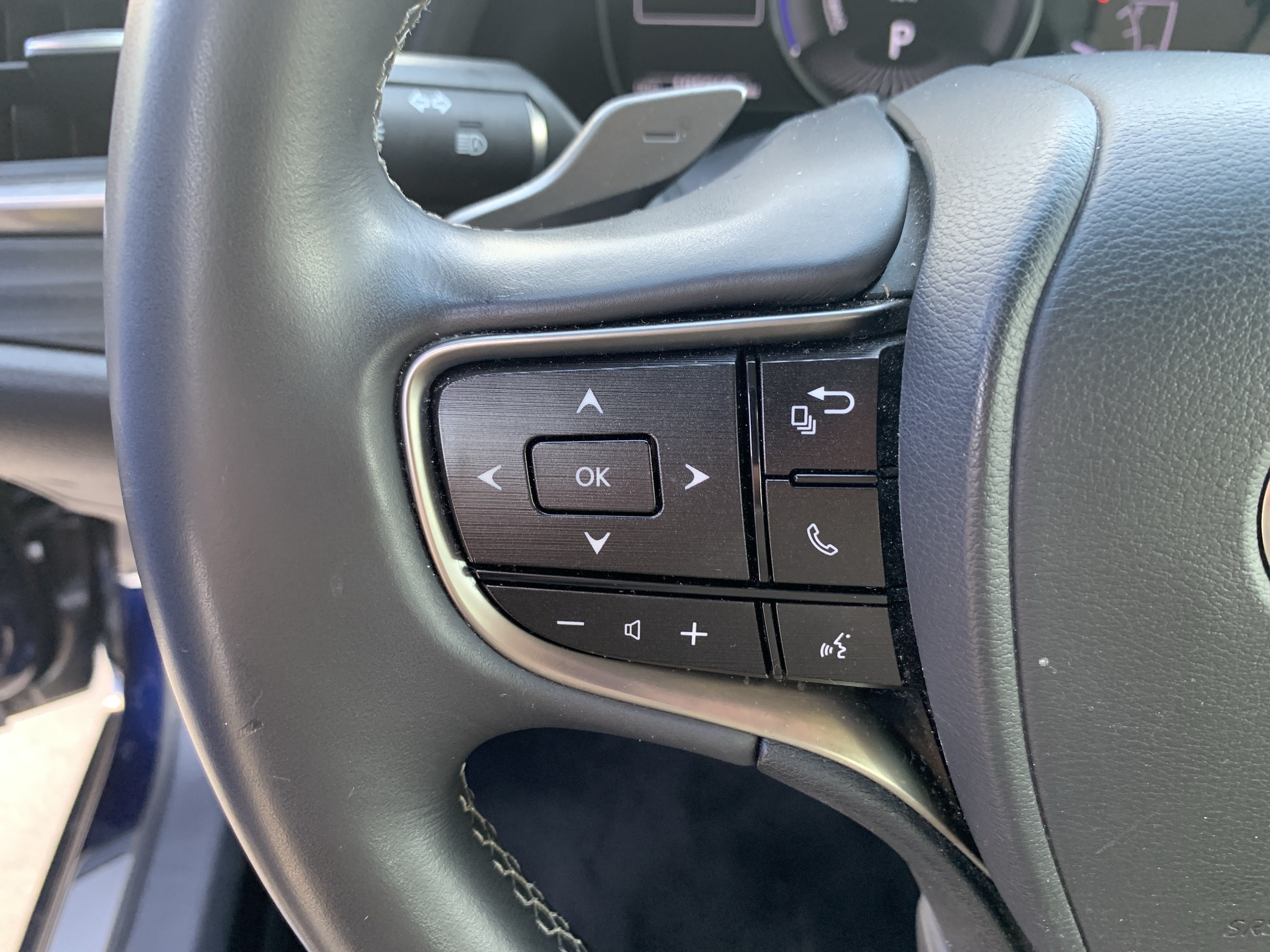 Used 2020 Lexus ES 300h w/ Premium Package FWD image 19
