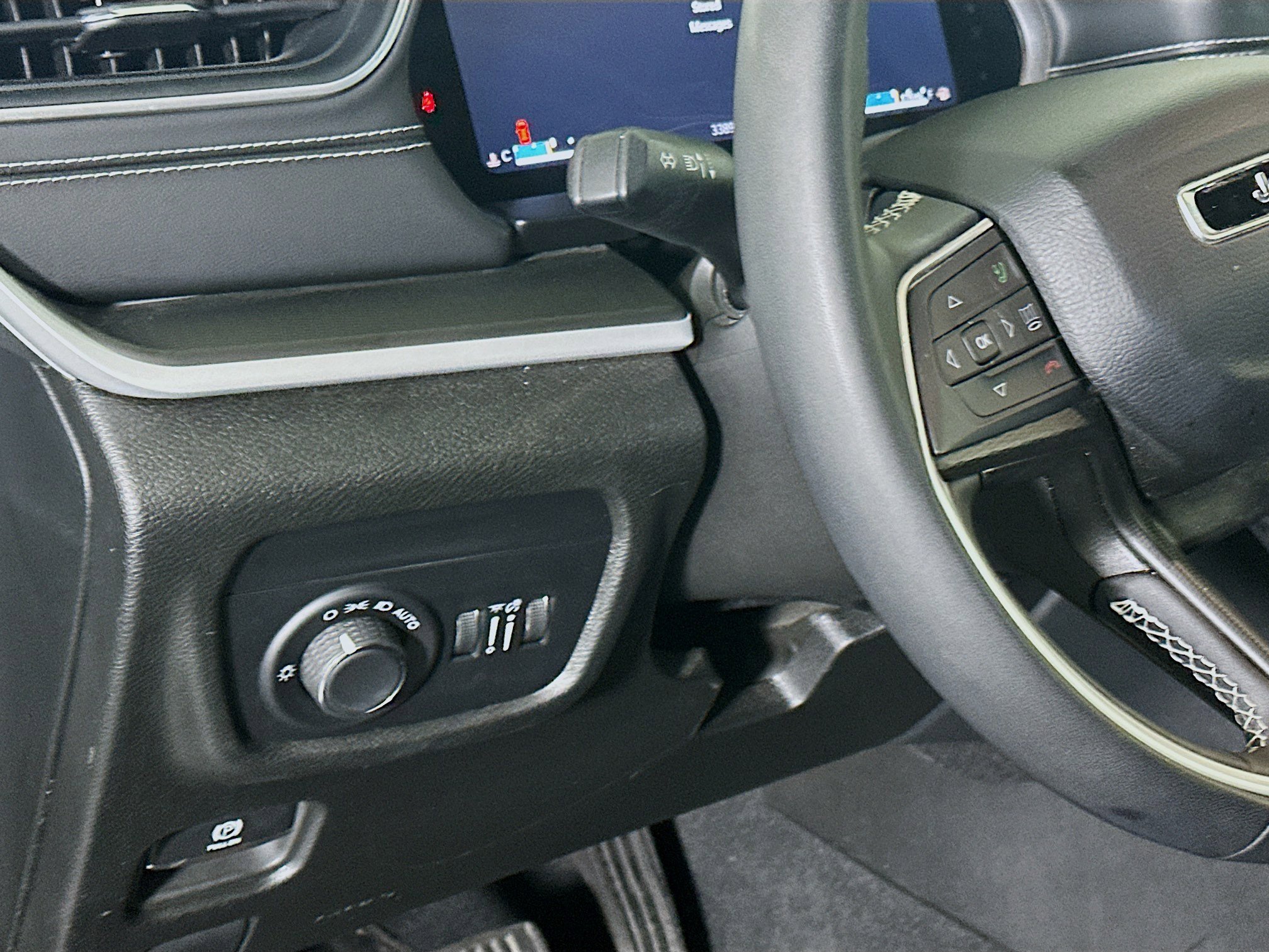 Used 2024 Jeep Grand Cherokee L Laredo image 17