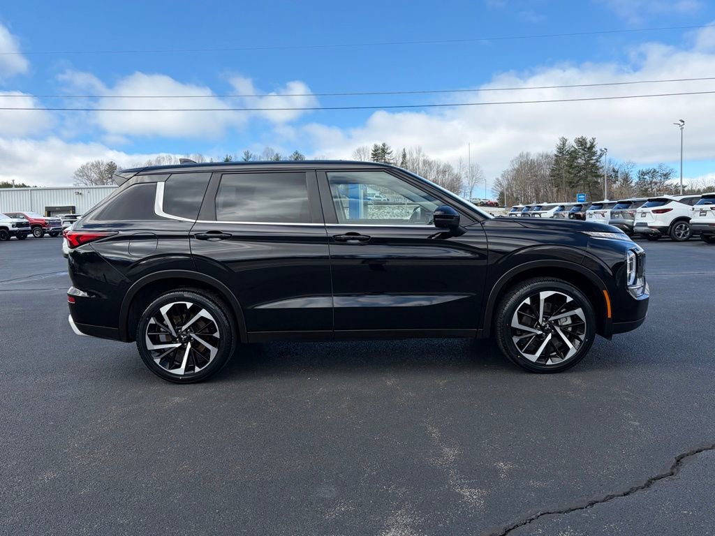 Used 2024 Mitsubishi Outlander SE AWD/4WD image 8