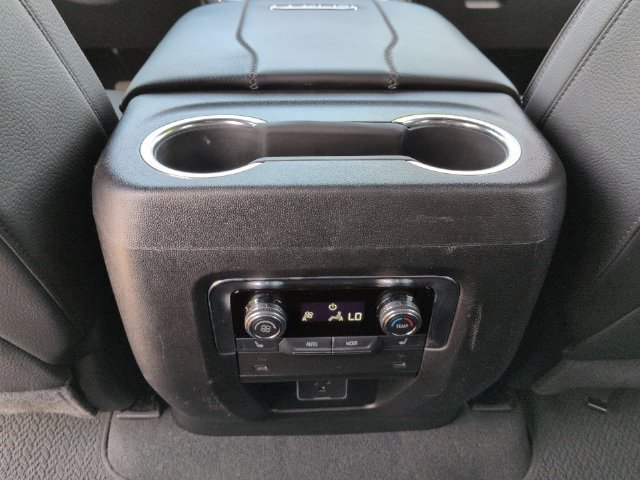 Used 2025 GMC Yukon Denali AWD/4WD image 23
