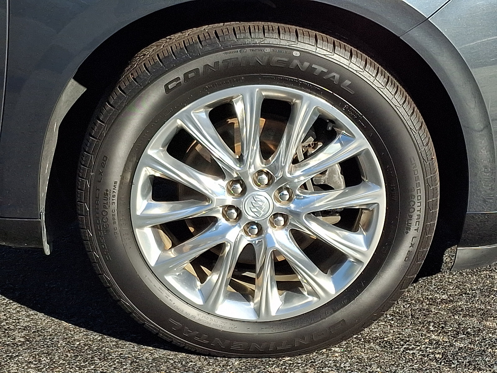 Used 2018 Buick Enclave Essence AWD/4WD image 8