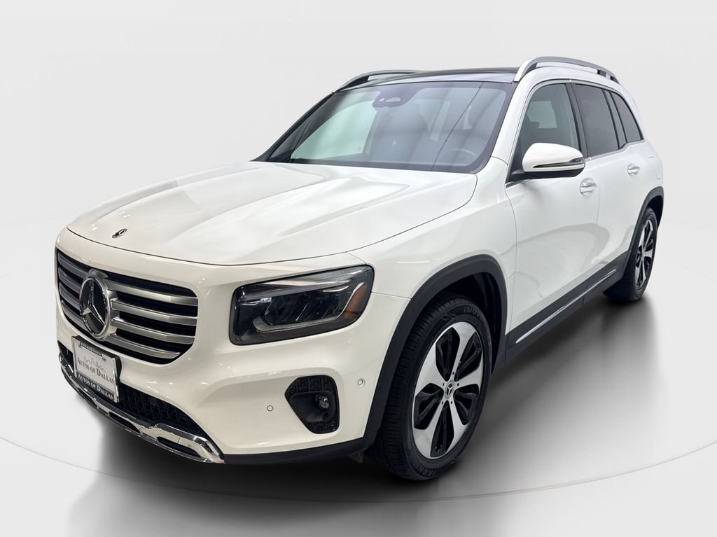 Used 2025 Mercedes-Benz GLB 250 4MATIC image 2