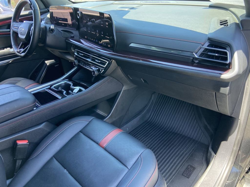 Used 2024 Chevrolet Traverse RS w/ LPO, Floor Liner Package FWD image 26