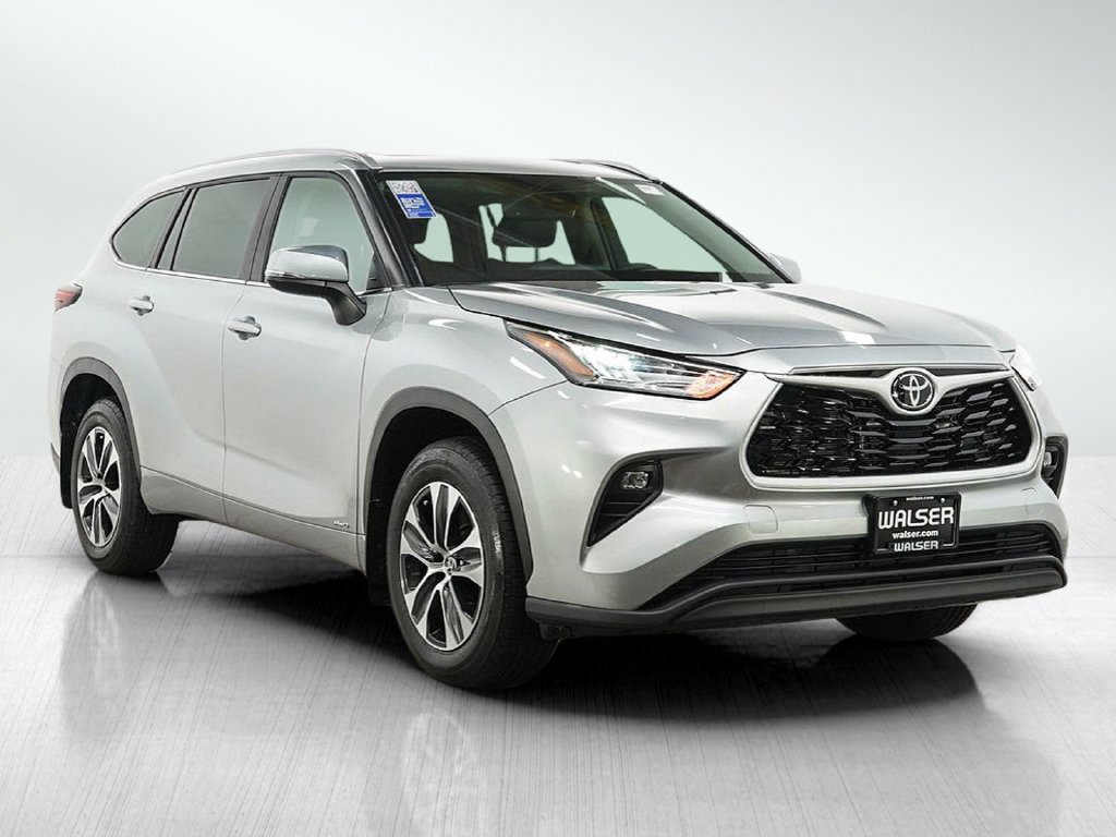 Used 2025 Toyota Highlander XLE AWD/4WD image 7