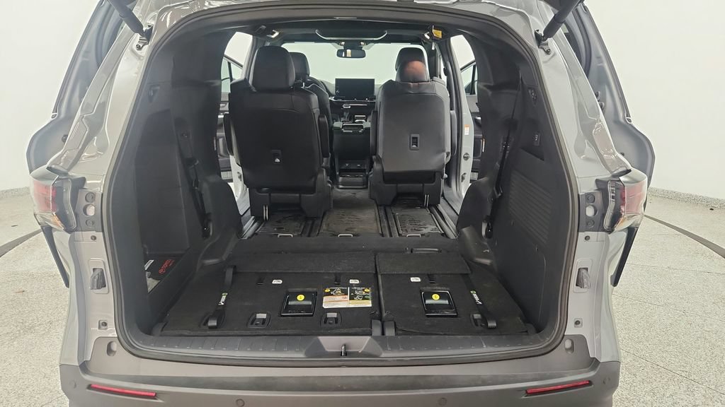 Used 2026 Toyota Sienna XLE Woodland Edition AWD/4WD image 54