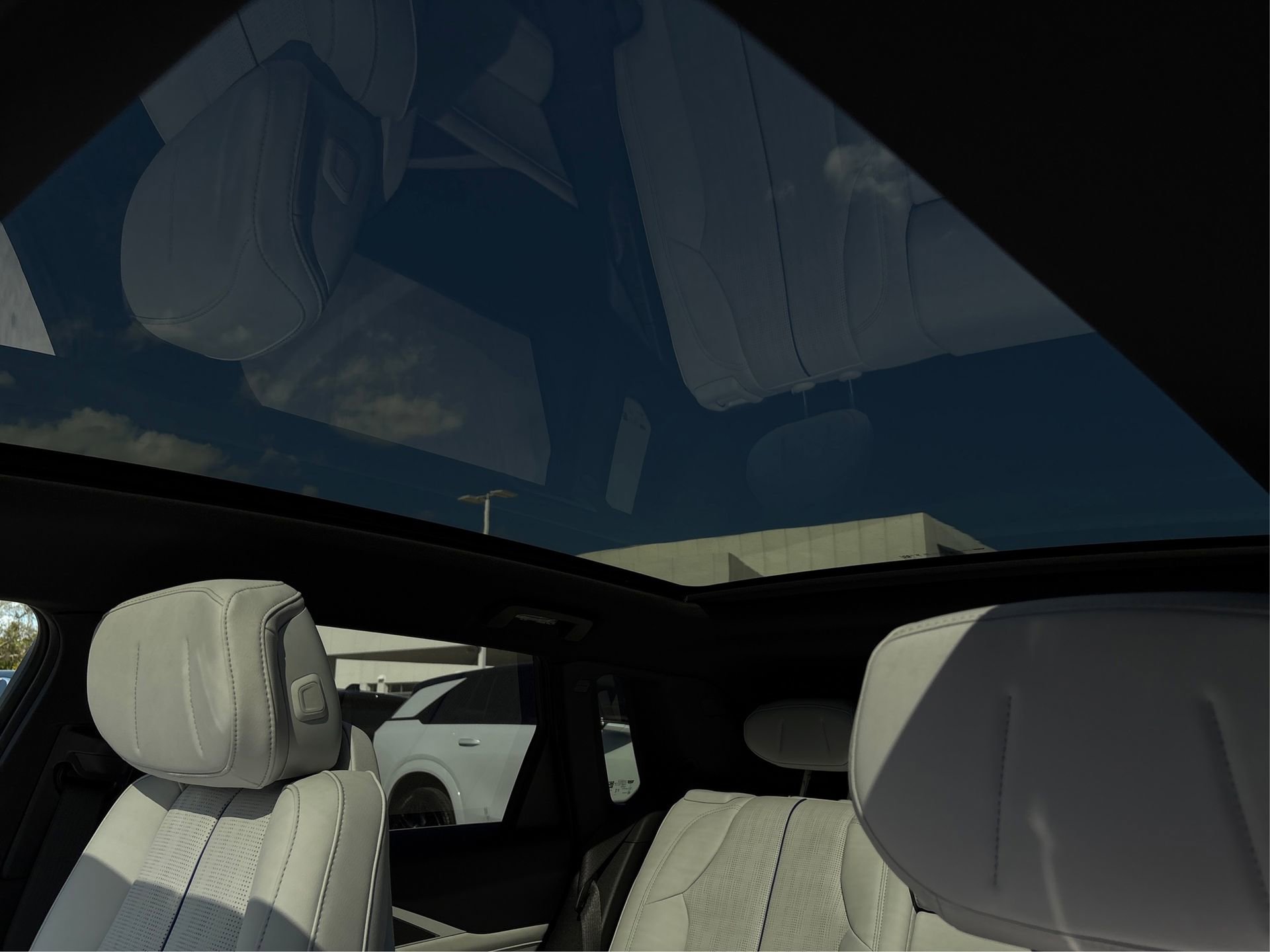 New 2026 Cadillac Lyriq Luxury image 32