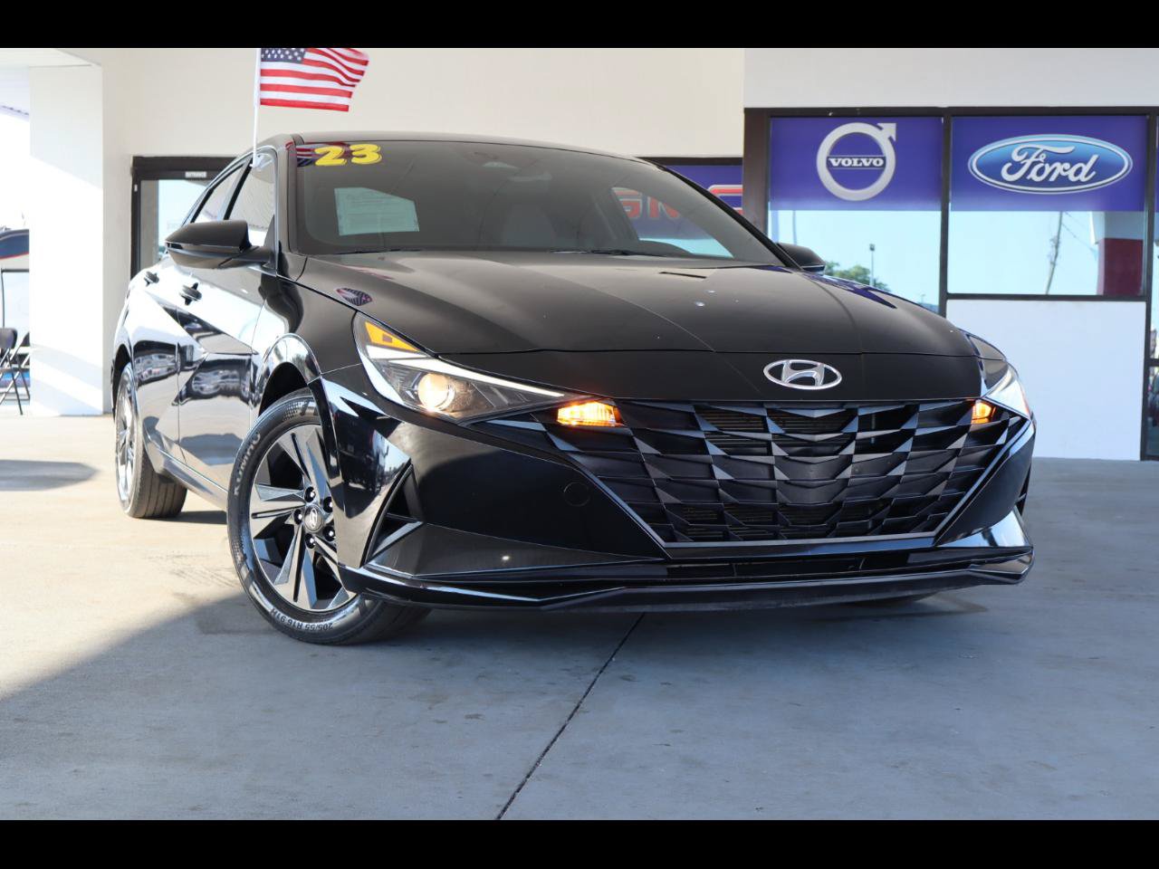 Used 2023 Hyundai Elantra SEL FWD image 1
